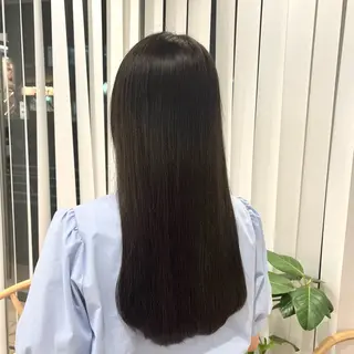 セミロング カラー 🐰あみ【艶カラー/ 縮毛矯正】🫧のヘアスタイル
