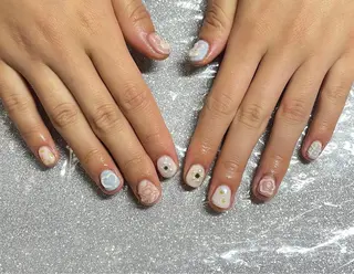 ネイル VIERU 🌈🎀💖のネイルデザイン