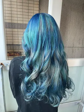 ロング カラー 岩谷/ブリーチ 🪽透明感カラーのヘアスタイル