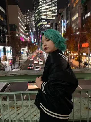 ミディアム ハイトーン募集中 💜✝️荒川優輝のヘアスタイル