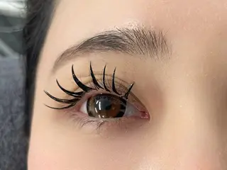 マツエク・マツパ I.NAILS布施店 岩川🕊️LEDのマツエク・マツパデザイン