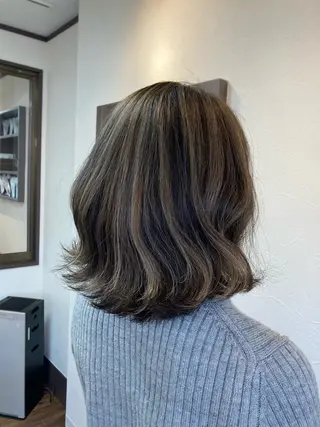 ミディアム 池岡 洋子のヘアスタイル