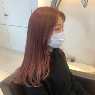 ロング レイヤーカット✖️ 柔らかベージュカラーのヘアスタイル