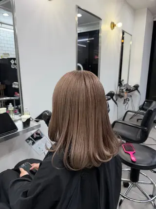 セミロング カラー 蔭山 幸奈のヘアスタイル