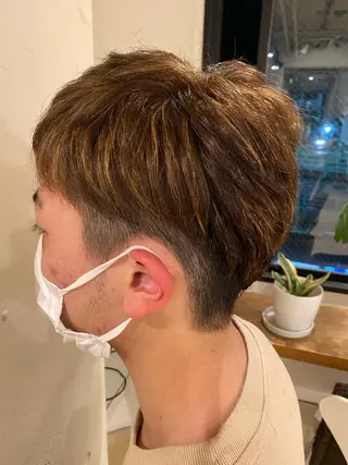 カラー メンズ 安澤 彩奈のヘアスタイル