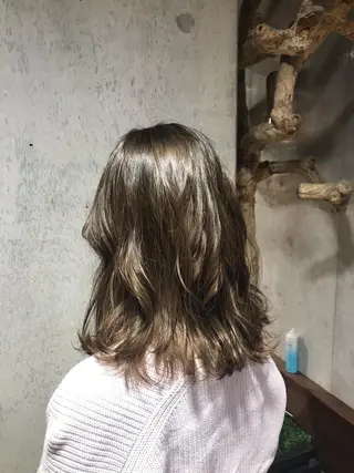 セミロング 坂野 結子のヘアスタイル