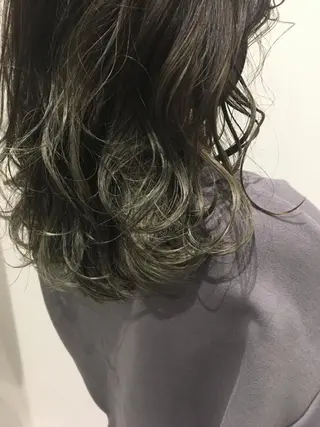 セミロング カラー 狩野 羅夢のヘアスタイル