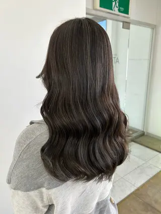 ロング 小澤 志穂のヘアスタイル