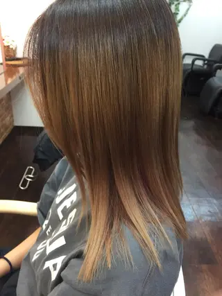 セミロング パーマ 桧山 真のヘアスタイル