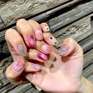 ネイル repos~ルポ~所属・里見 麗のネイルデザイン