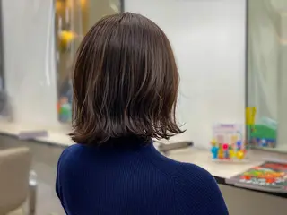 ミディアム カラー louwe 武藤幸世のヘアスタイル