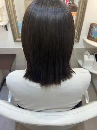 ミディアム パーマ ✨透明感カラー✨ ☘️くすみカラー☘️のヘアスタイル