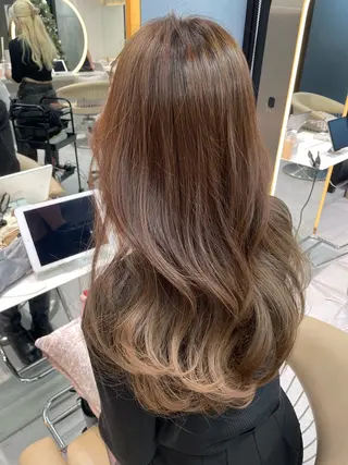 ロング カラー shion 透明感カラーのヘアスタイル