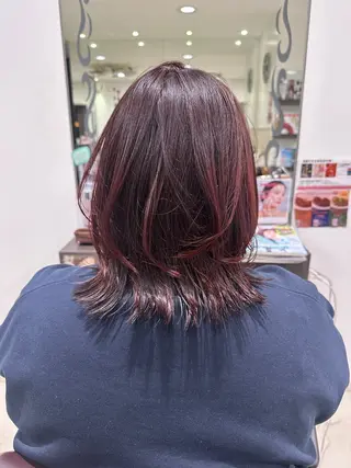 ミディアム レイヤー 艶々カラーのヘアスタイル