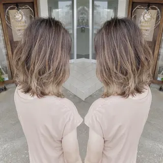 ミディアム カラー grand juteのヘアスタイル