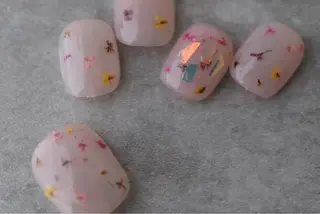 ショート カラー ネイル Aayley アイリ―サロンのネイルデザイン