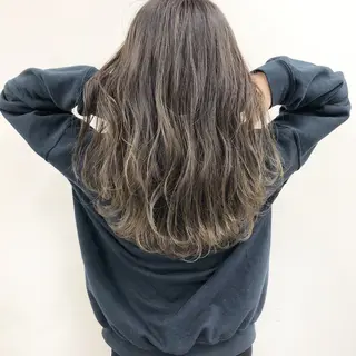 セミロング 顔まわり／髪質改 善／白髪ぼかし／中山のヘアスタイル