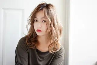 ミディアム カラー パーマ ひがし　まさし JYUNESU副代表のヘアスタイル