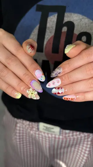 ネイル 🍓個性派ネイル🎶 /Komachi❤️のネイルデザイン