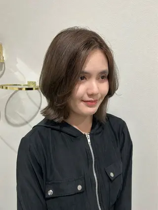 ミディアム Rune 横田 椿のヘアスタイル