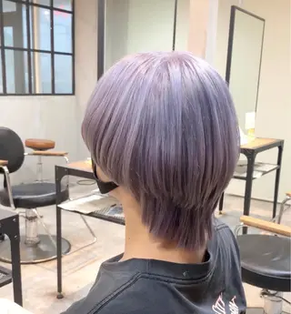 ショート カラー リサ tonieのヘアスタイル