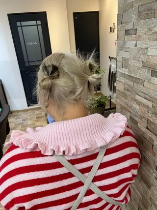 セミロング ヘアアレンジ YUI/ ブリーチカラー🌷のヘアスタイル