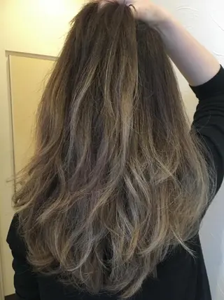 セミロング カラー ヘアアレンジ IVY villa Suzu.のヘアスタイル