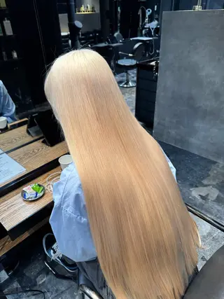 カラー ブリーチ/透明感 カラー🖤🪽みさきのヘアスタイル