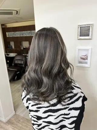 カラー SALOWIN栄 高須大貴のヘアスタイル