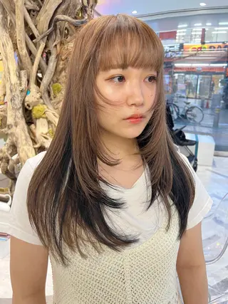 セミロング カラー パーマ ヘアアレンジ メンズ キッズ ネイル マツエク・マツパ アイブロウ mana 暖色カラーカットのヘアスタイル