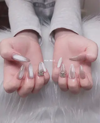 ネイル Hin Nailsのネイルデザイン
