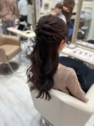 ヘアアレンジ 古森 杏依子のヘアスタイル