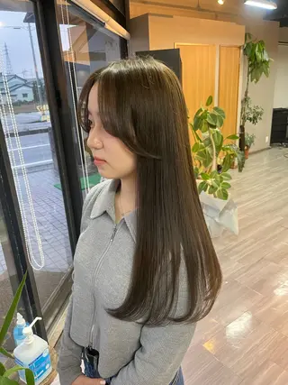 セミロング alu yuinaのヘアスタイル