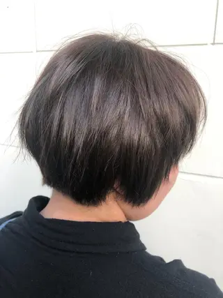 ショート カラー こやま りほのヘアスタイル