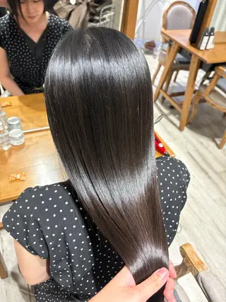 ロング レイヤー/透明感 HIRARIのヘアスタイル