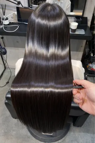 ロング ♦️髪質改善縮毛矯正 美髪💍谷口克也♦️のヘアスタイル