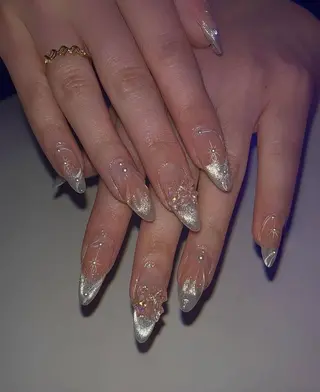 ネイル 🪷Mi.o あいちゃん🐝のネイルデザイン