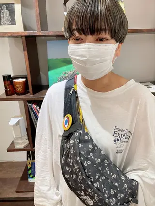 ショート カラー 高橋 愛美のヘアスタイル