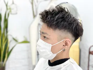 ショート パーマ メンズ ハイライト&曲がる 縮毛矯正特化 玉置のヘアスタイル