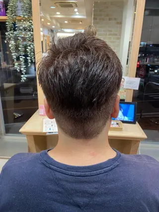 カラー メンズ コバヤシ ユウスケのヘアスタイル