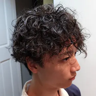 ミディアム パーマ メンズ ヨリソイhair salon所属・浦添メンズ 経験20年／のヘアスタイル