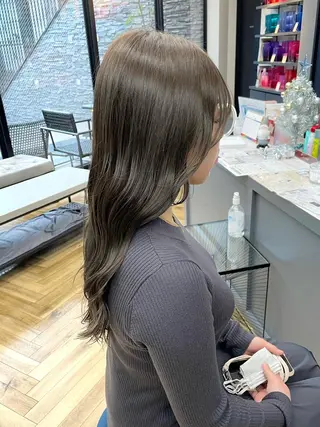 ロング カラー 岸本 理希のヘアスタイル