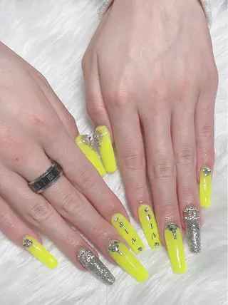 ネイル nail&eye Ariesのネイルデザイン