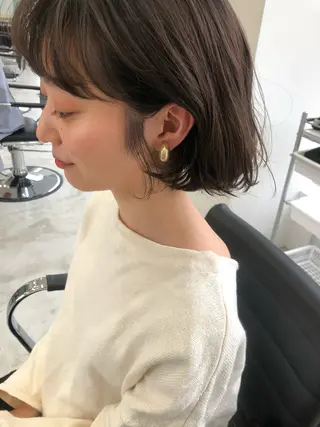 ショート カラー 伊藤 由季のヘアスタイル