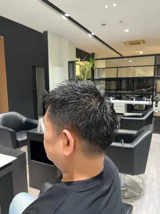 メンズ 亀井 慎太郎のヘアスタイル