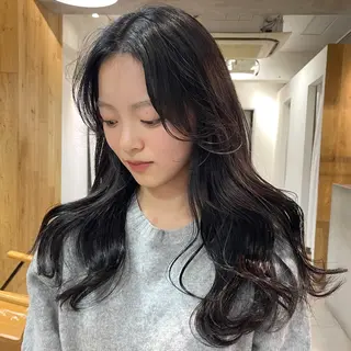 ロング 盛れる透明感カラー・ momokaのヘアスタイル