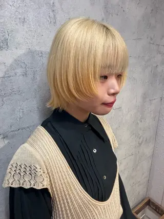 ミディアム レイヤーカット/ ハイトーン/ミノリのヘアスタイル