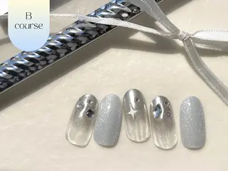 ネイル アリアグレイス Ranのネイルデザイン