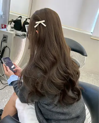 ロング カラー yui🎀ブリーチ なしベージュ／博多のヘアスタイル