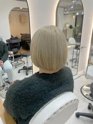 ショート 艶髪・透明感カラー・ 韓国ヘア・Yuriのヘアスタイル